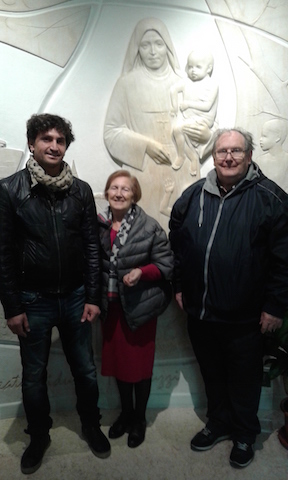 Aronne Visini cn la mamma e lo zio