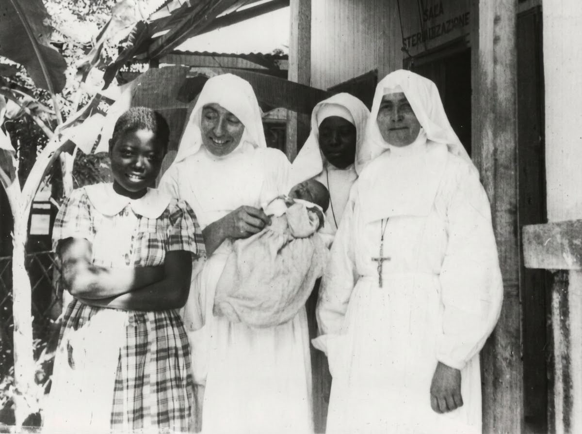 Alcuni momenti della vita missionaria di Suor Liduina e altre sorelle